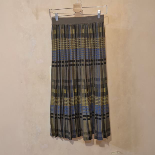 8세컨즈 에잇세컨즈 H라인 니트 플리츠 주름 롱 스커트