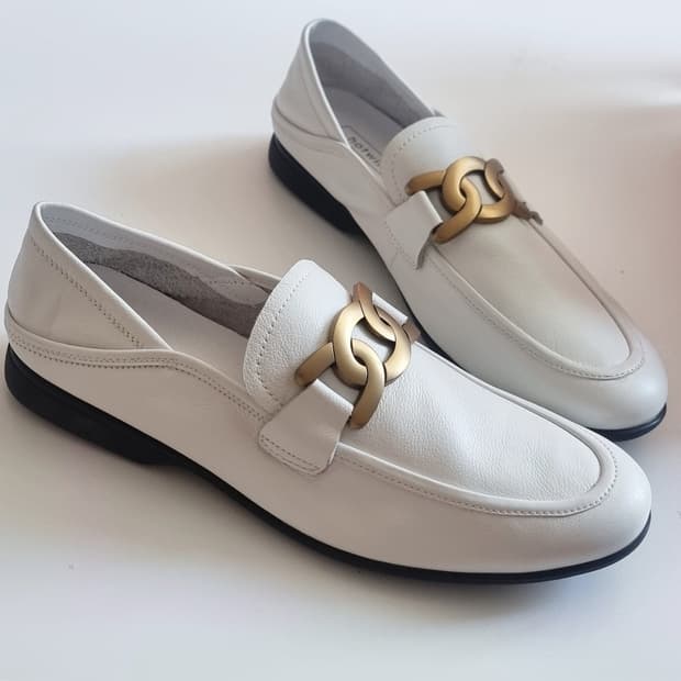 토즈(Tod's) 케이트 체인 레더 로퍼
