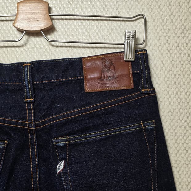 PURE BLUE JAPAN 리사이클 코튼 데님