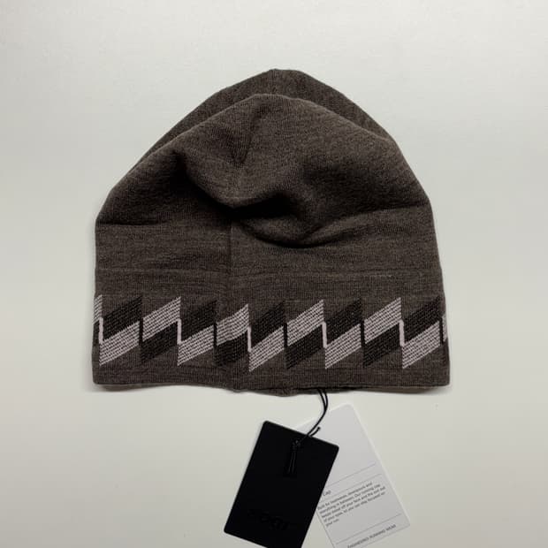 소어 러닝 자카드 패턴 메리노 실크 비니