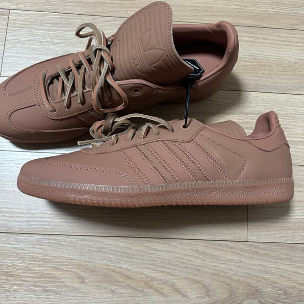 아디다스 퍼렐 윌리엄스 삼바 275