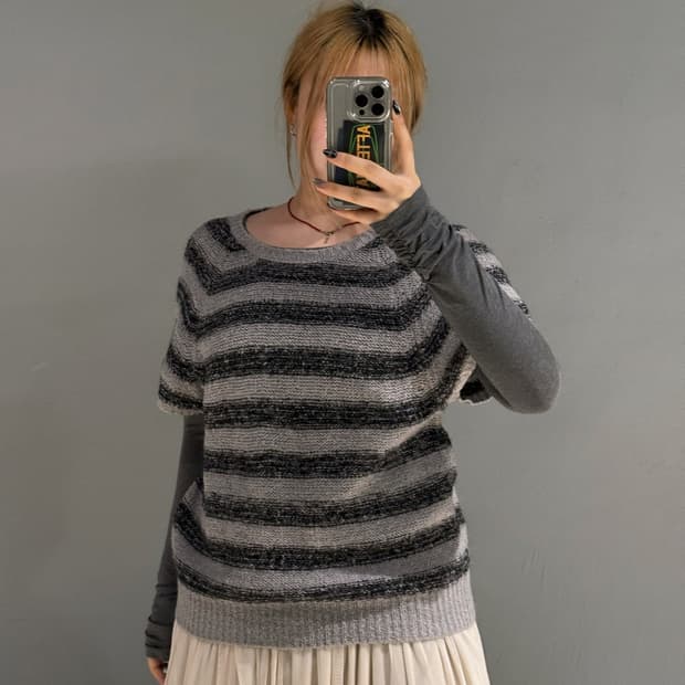 bokashi stripe round-neck knit top