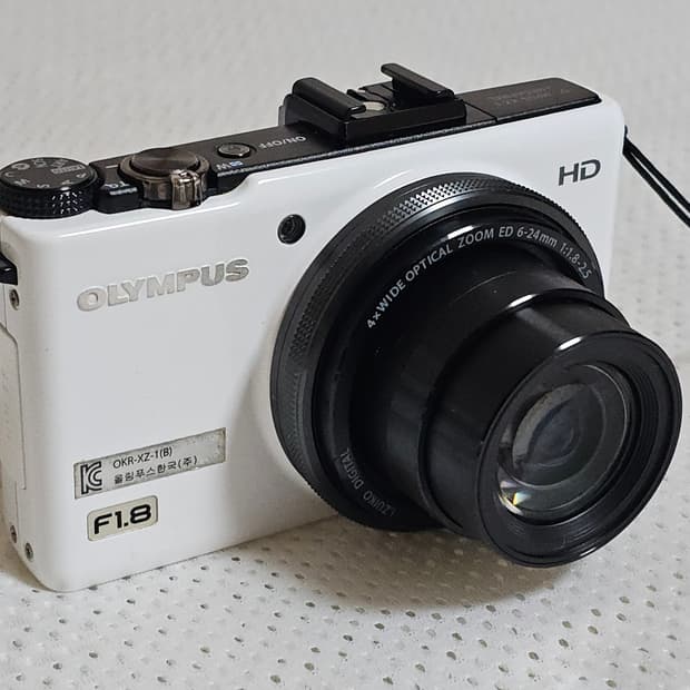 렌즈 밝기 F1.8, 올림푸스 하이엔드 디카  XZ-1