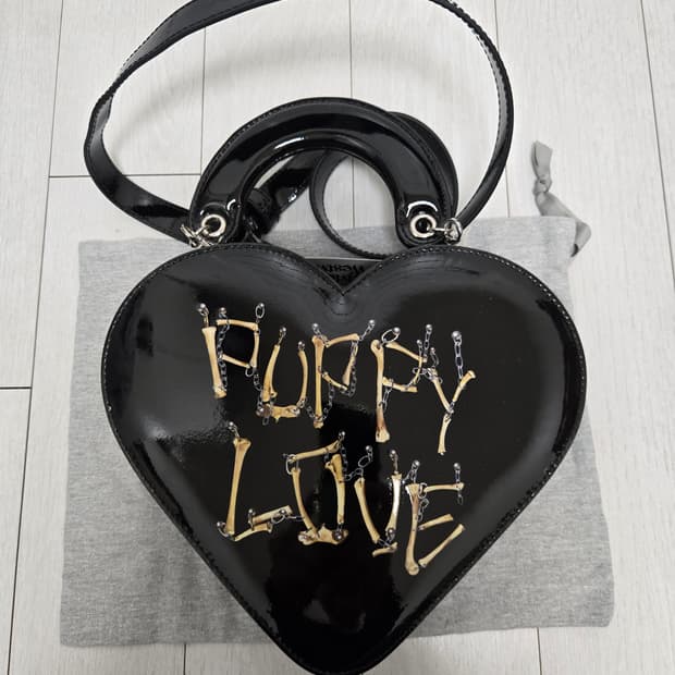 (새상품) 비비안웨스트우드 블랙하트 크로스백 