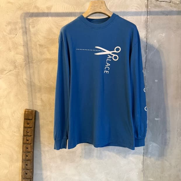 팔라스 그래픽 맨투맨 100