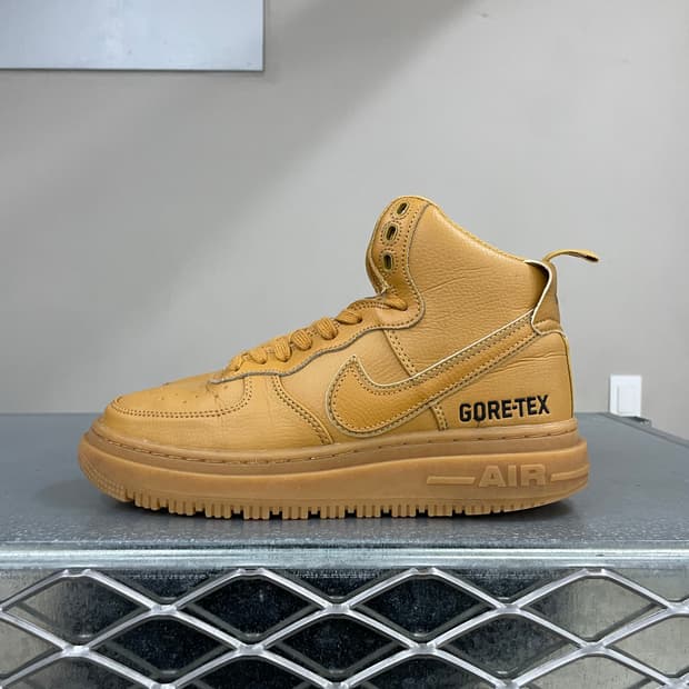 나이키 에어 포스 1 고어텍스 부트 플랙스 260