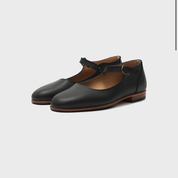 La botte gardiane 라보떼가르디안 메리제인 블랙 슈즈