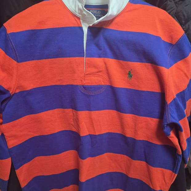 폴로 랄프로렌 25FW 클래식핏 미듐사이즈 럭비스트라이프 판매합니다.