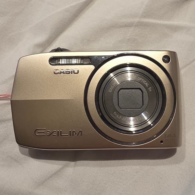 카시오 엑슬림 exilim z2300 골드 -> 핑크 색상 교환