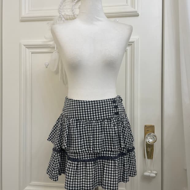 black&white check button point layered s