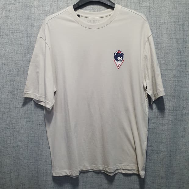 게스 남성 곰돌이맥주 로고 라운드 반팔티 