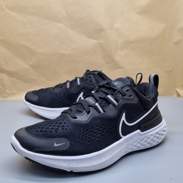 나이키 리액트 마일러 여성운동화235 