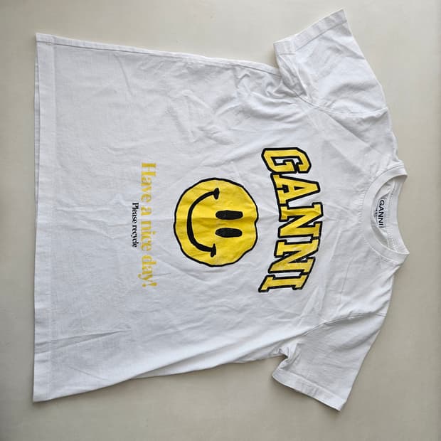 가니 스마일 반팔티셔츠 