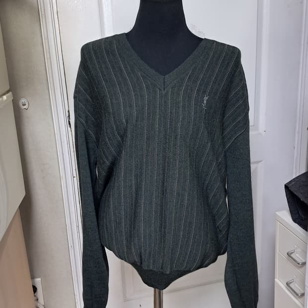 입생로랑 남성 빈티지 V넥 니트 105(상태상급)