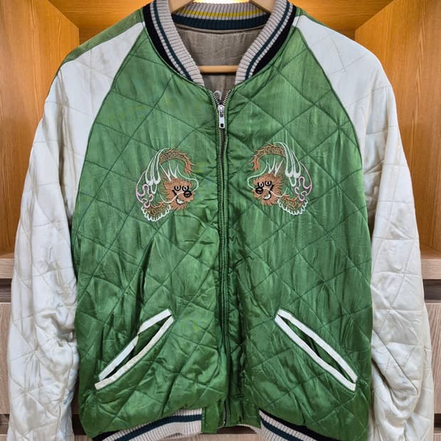 00's VINTAGE REVERSIBLE SOUVENIR JACKET