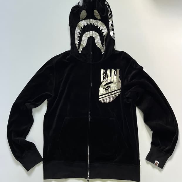 삽니다]베이프 벨루어 후드집업 삽니다