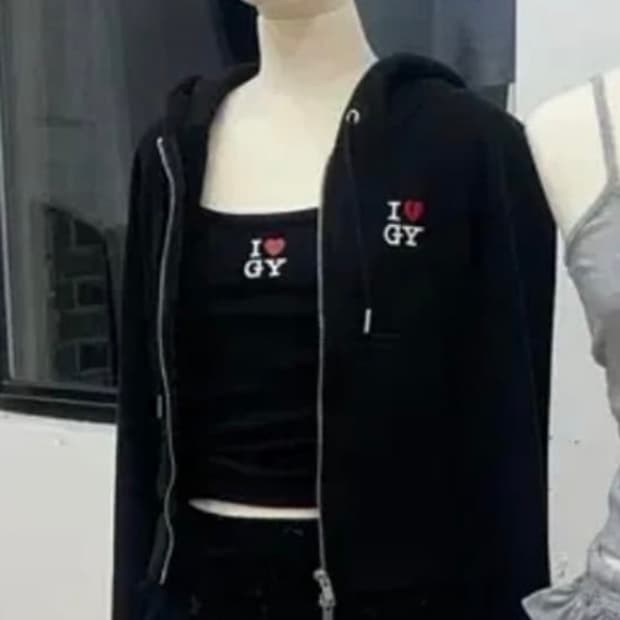 글로니 i love gy crop zip up 블랙 (M)