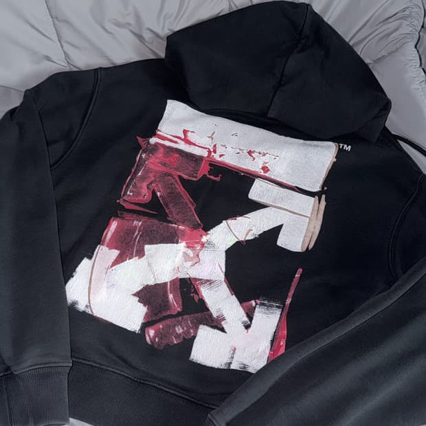 오프화이트 아크릴릭 후드티 