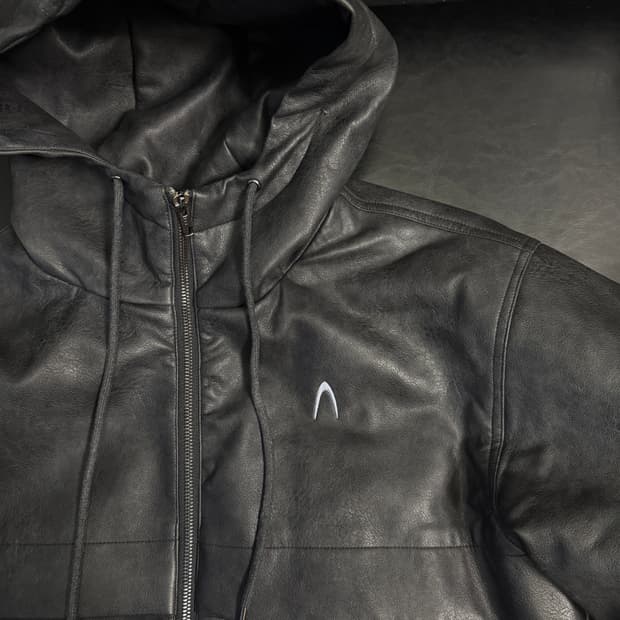 아캄 akam 푸퍼 레더 후드자켓