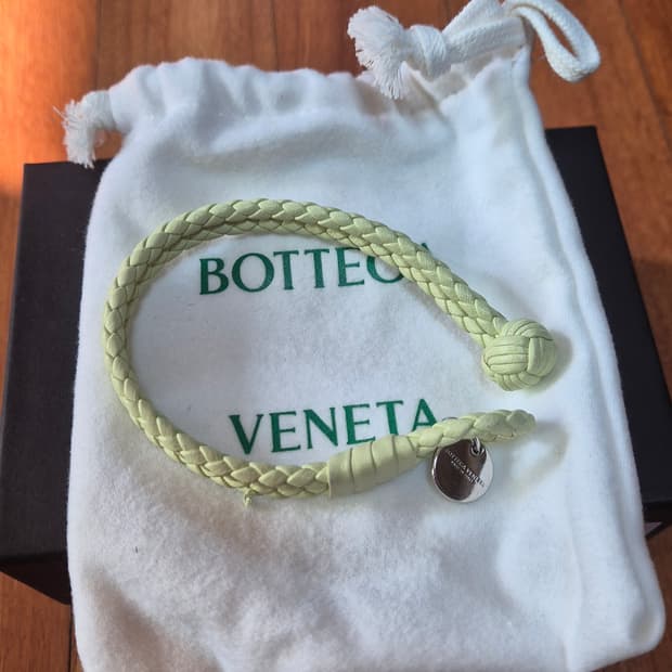 보테가 베네타 인트레치아토 팔찌 라이트 그린