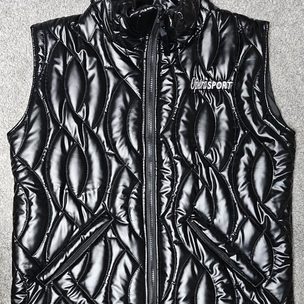 OperaSPORT 블랙 패딩 조끼