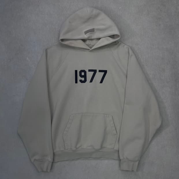 105 피오갓 에센셜 1977 후드티