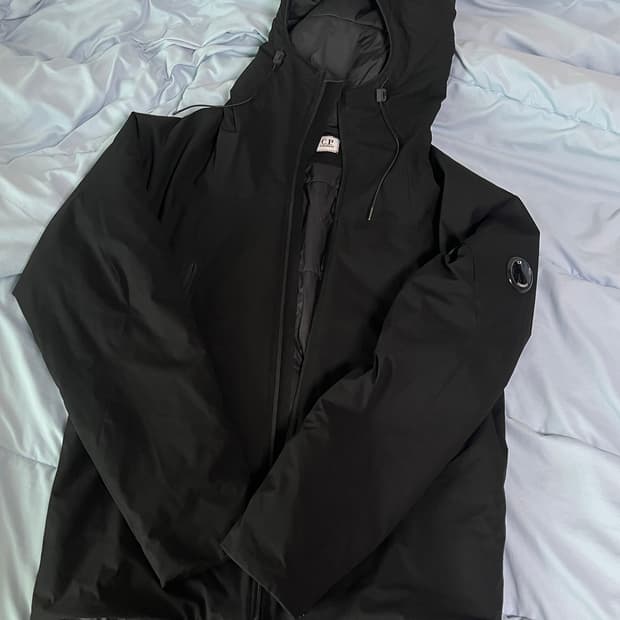 CP컴퍼니 경량패딩 50사이즈