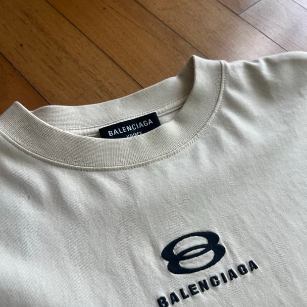 발렌시아가 유틸리티 오버핏 티셔츠