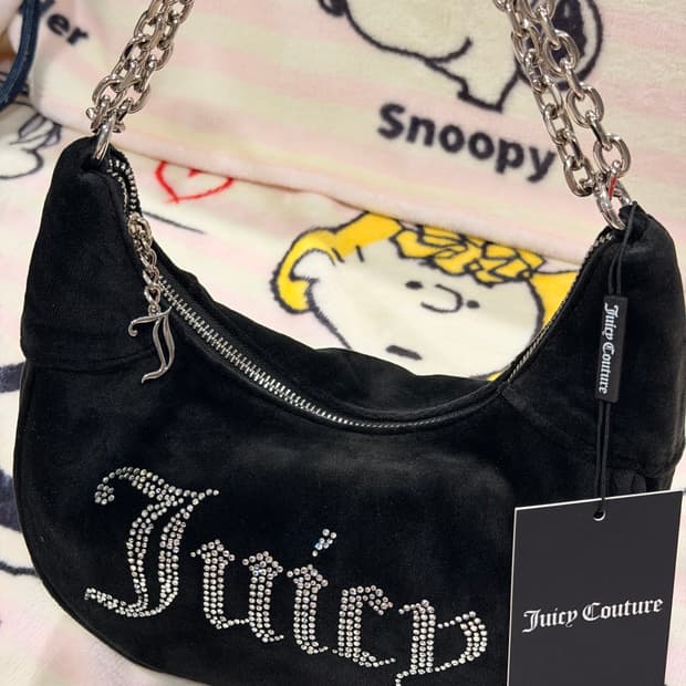 [신상✨프리뷰세일] 쥬시꾸뛰르 블랙 벨벳 체인호보백 