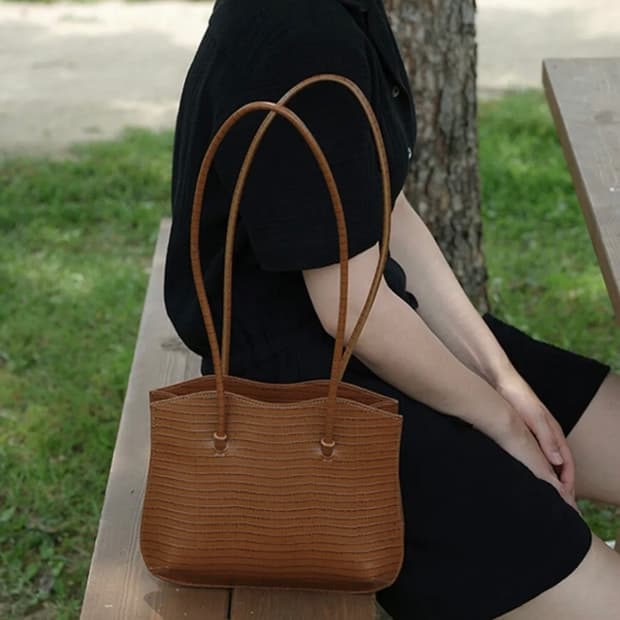 앳마이핑거팁 포지백 리자드 탄 (Posy Bag Lizard Tan)