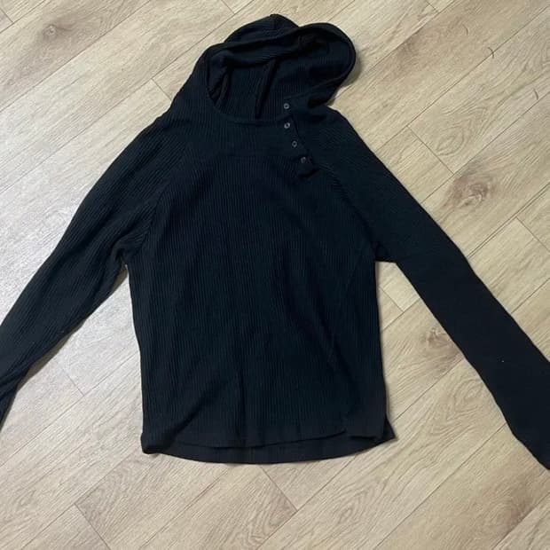 샵페어리 버튼 외플 후드 니트