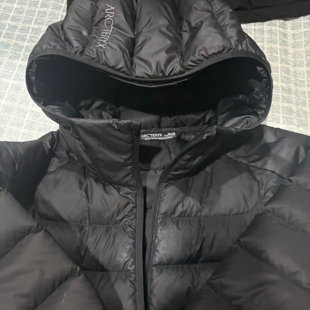 아크테릭스 경량패딩 
