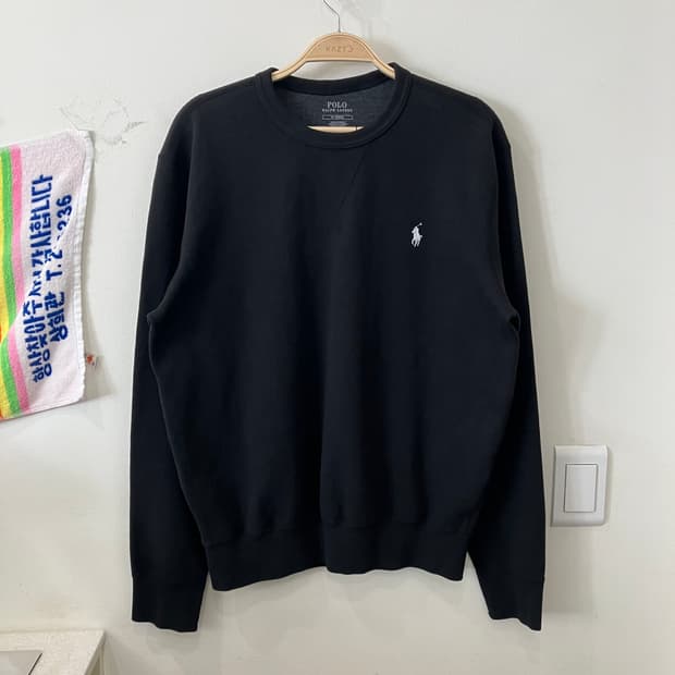 111 폴로 맨투맨