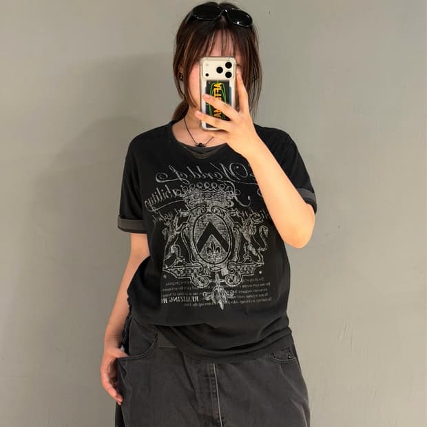 layered detail printing t-shirt