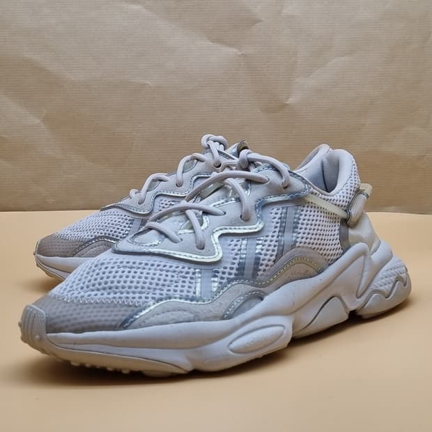 아디다스 오즈위고 베이지 여성운동화230 