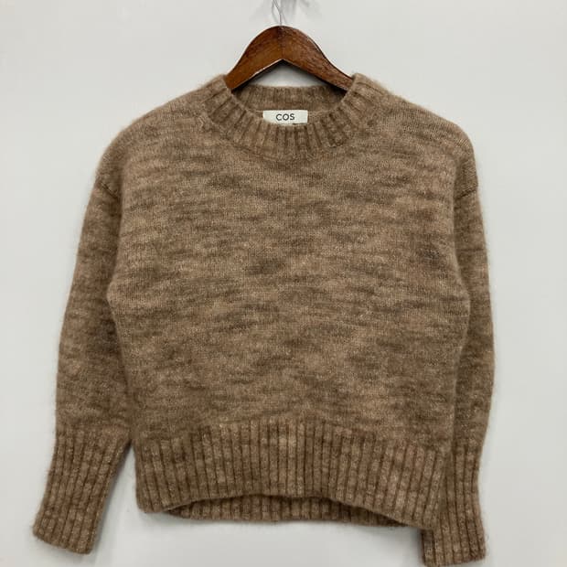 코스 브라운 니트