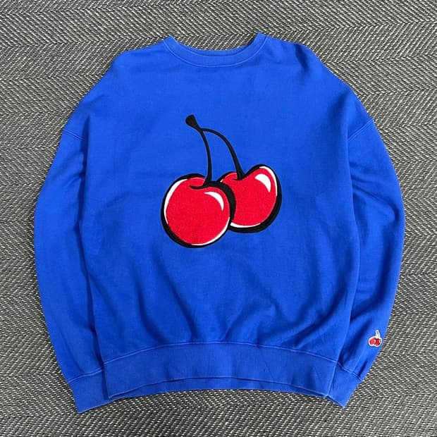 키르시 자수 맨투맨 v1082