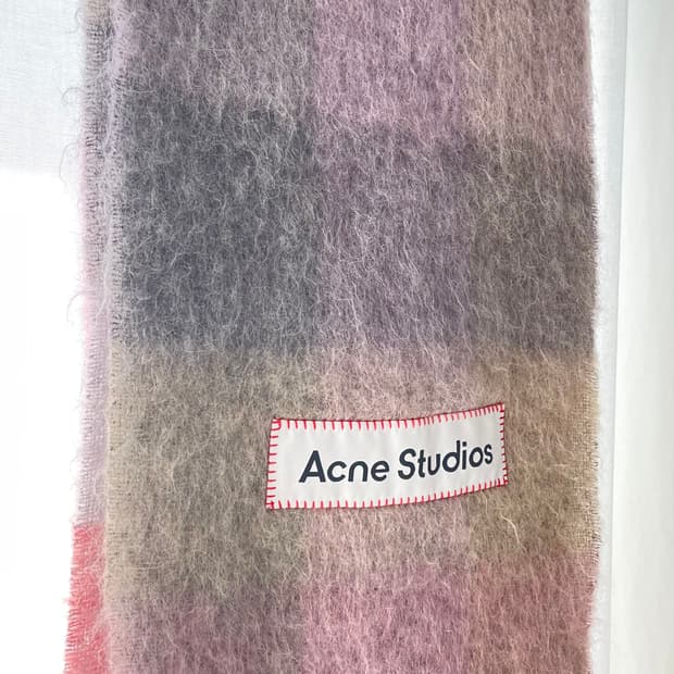 아크네스큐디오 모헤어 체크 머플러 푸시아 라일락 핑크