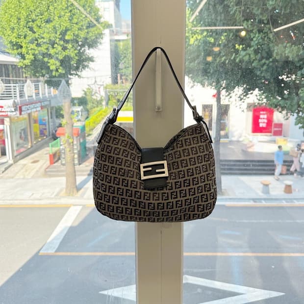 펜디 베이지 주카패턴 빅 숄더백 