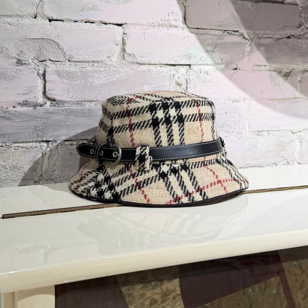 버버리 베이지 노바체크 울 버킷햇