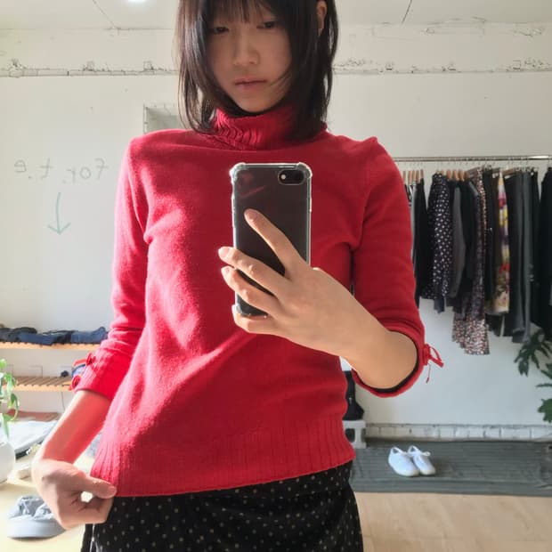 red ribbon knit