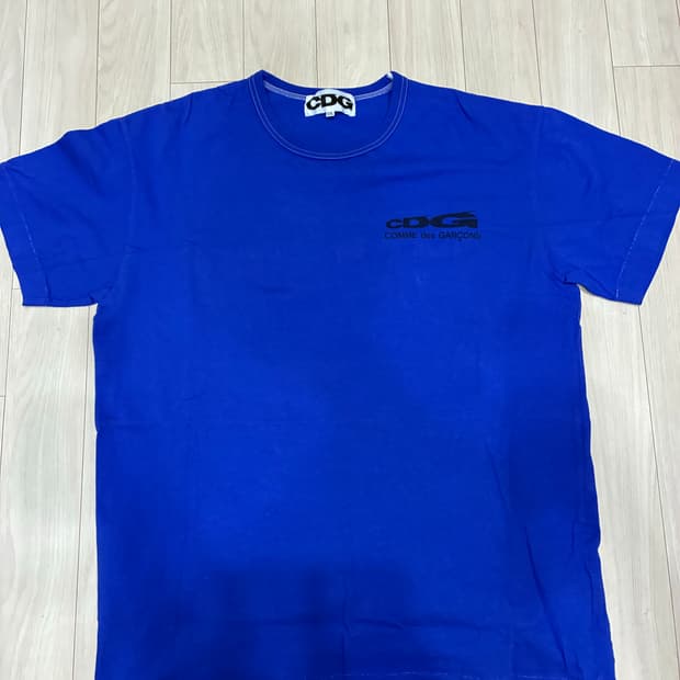 [정품] CDG Comme des Garçons 로고 티셔츠 — 블루 X