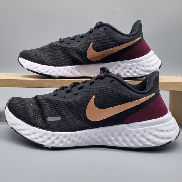 나이키 레볼루션5 런닝화245