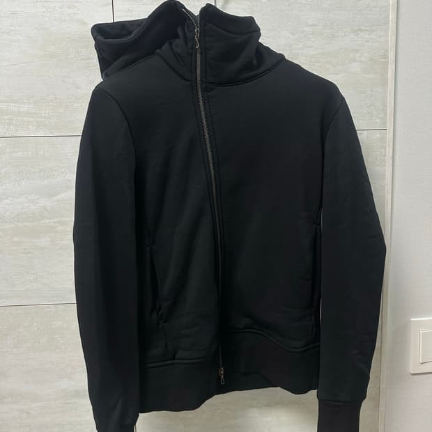 카즈유키 쿠마가이 어태치먼트 사선 후드 집업 S