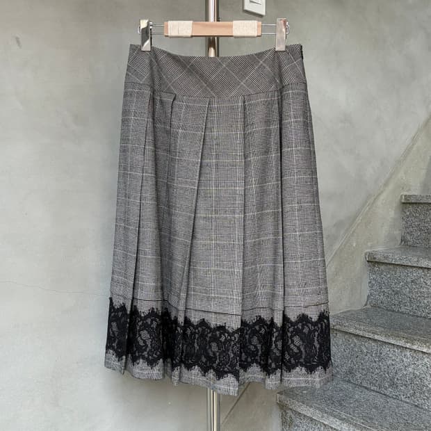 히로코 코시노 스커트