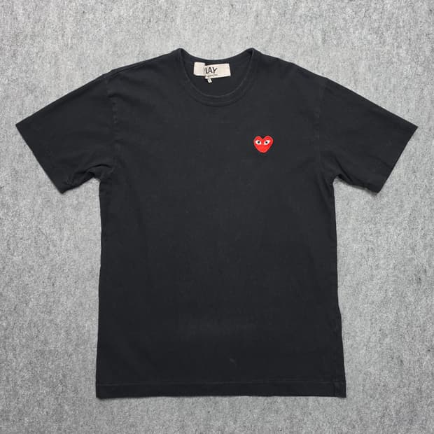 꼼데가르송 레드와펜 블랙 반팔티 L