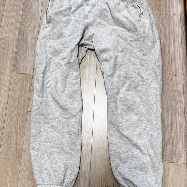 퍼렐 윌리엄스 x 아디다스 베이식 팬츠 그레이