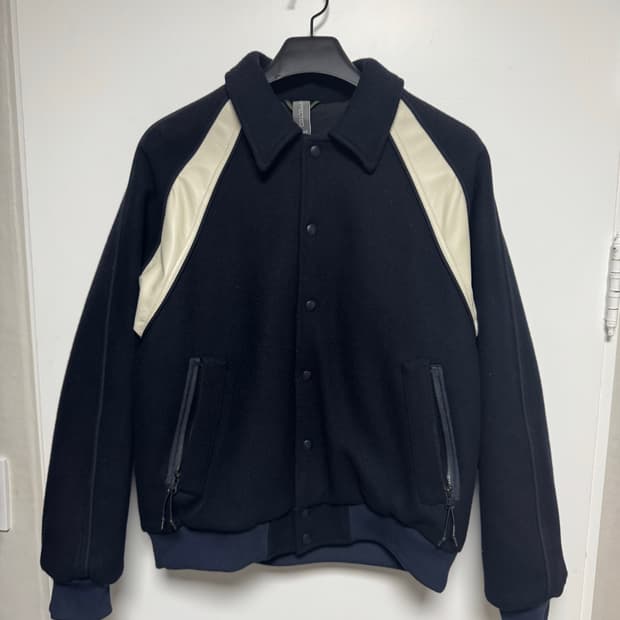 [M]언어펙티드 바시티 자켓 