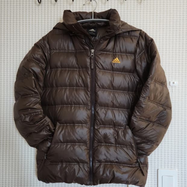 아디다스 경량패딩