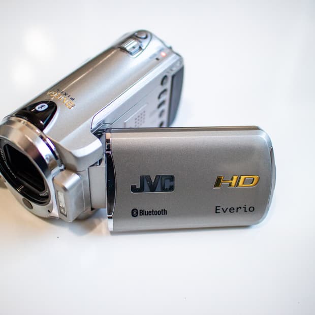 JVC GZ-HM570
